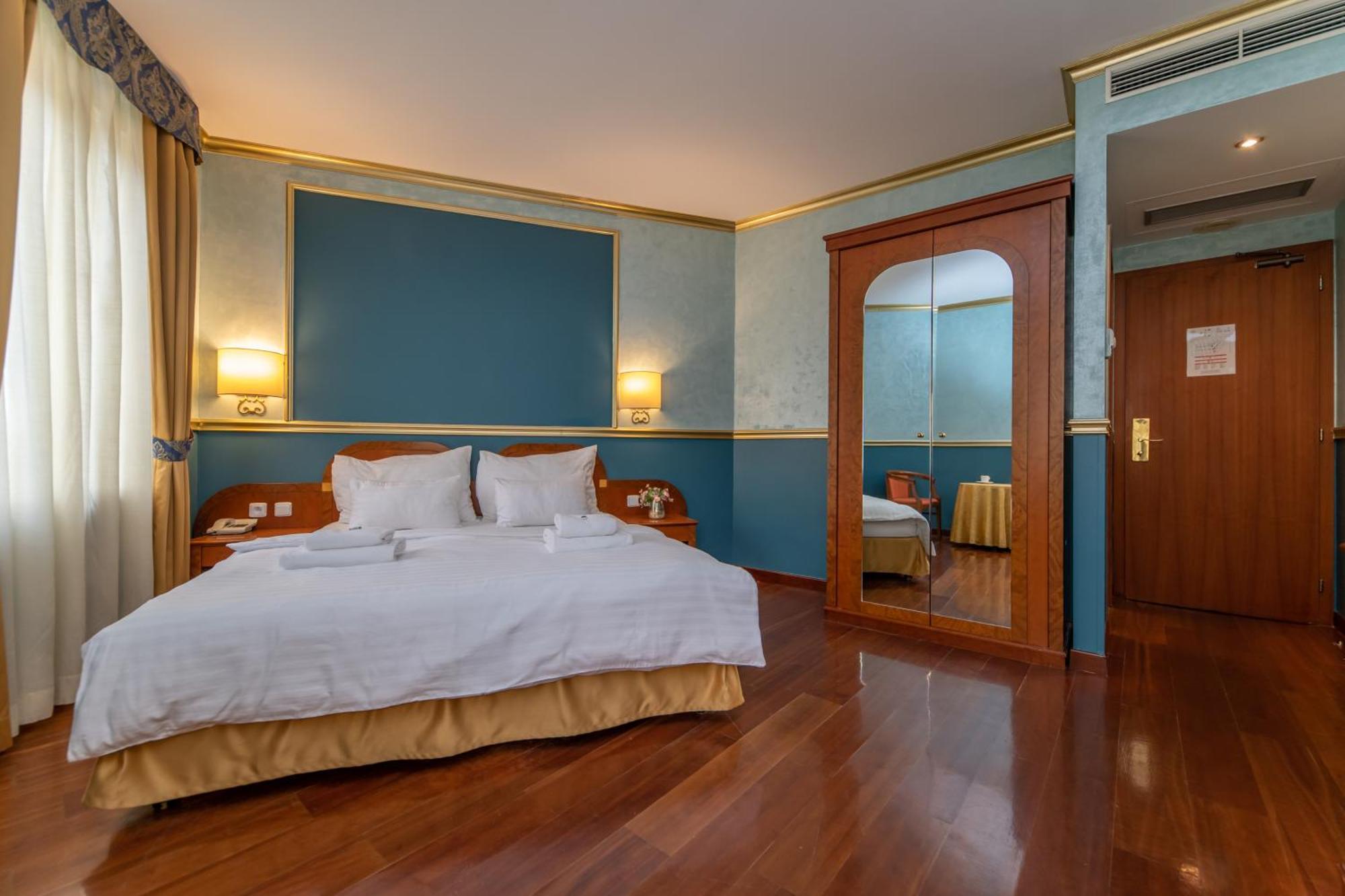 Hotel Kinsky Fountain Praga Exterior foto