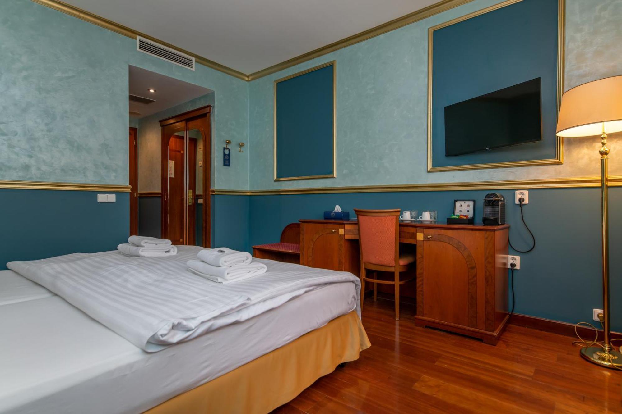 Hotel Kinsky Fountain Praga Exterior foto
